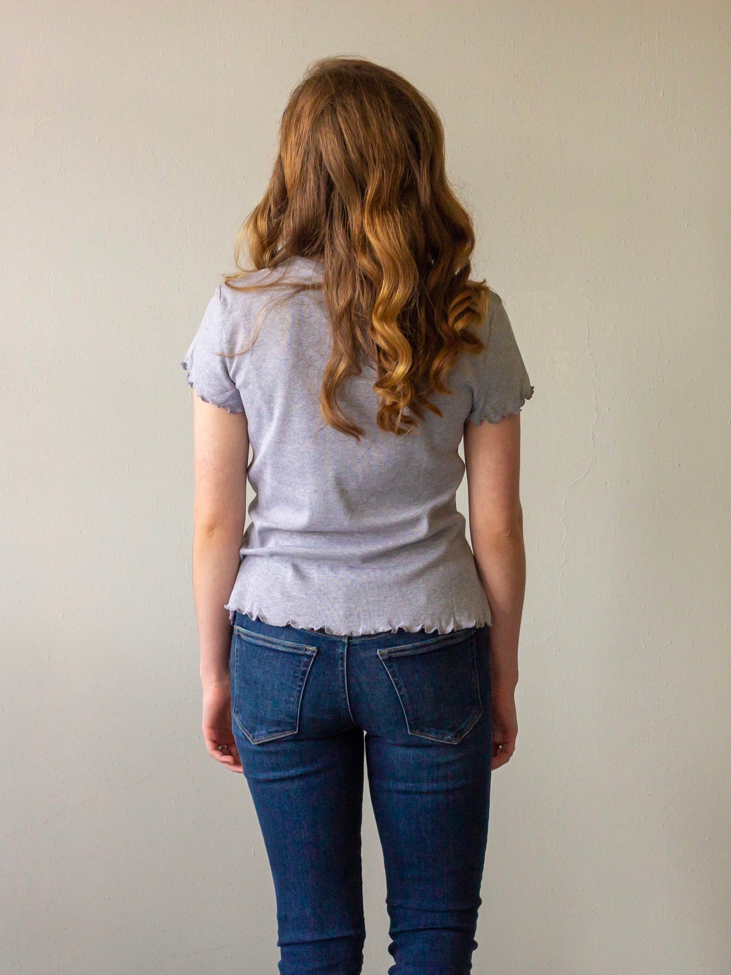 curly hem tee
